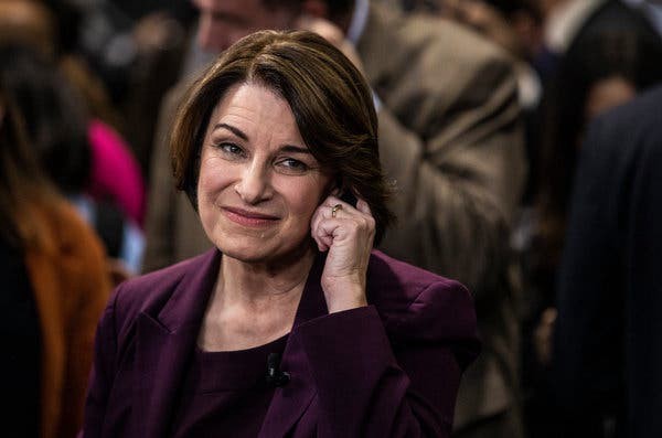 Amy Klobuchar: Yenilmez Bir Pragmatik Amy Klobuchar: Yenilmez Bir Pragmatik
