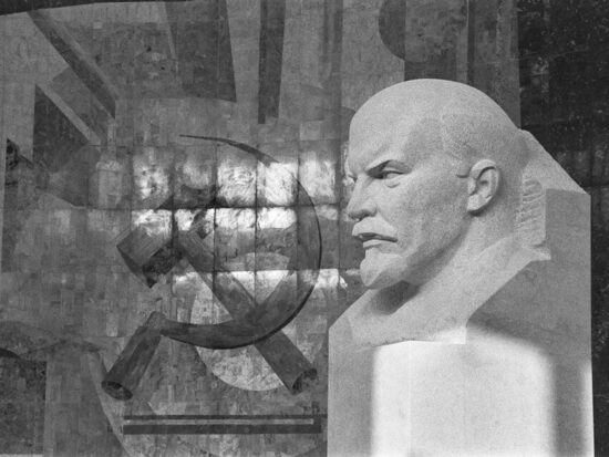 Kitap Yorum: Karl Marx ve Friedrich Engels, Komünist Manifesto