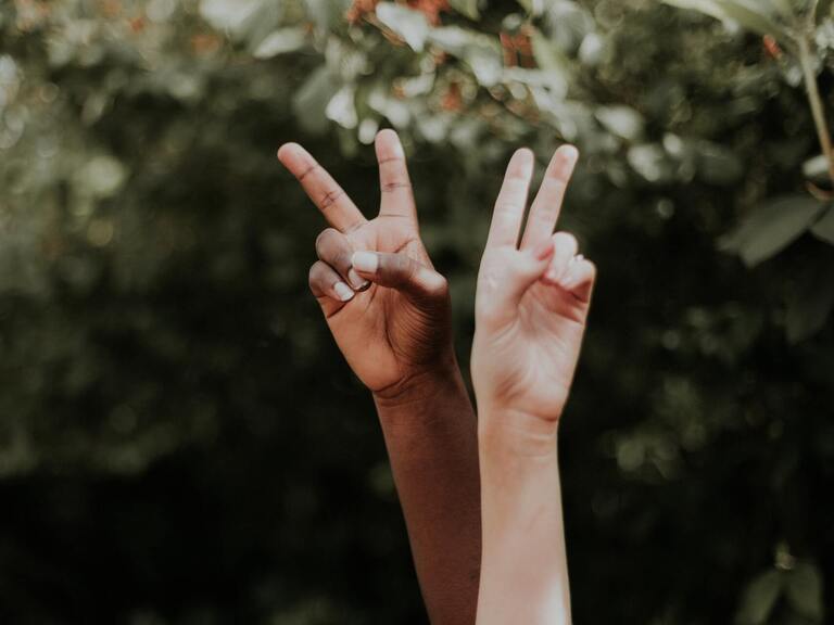 Aç Çocuk Olabilir Ama LGBTİ+ Çocuk Olamaz!