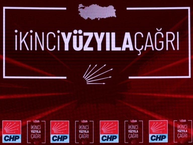 Baba Biz Ne İzliyoruz, Biri Bize Anlatsın!