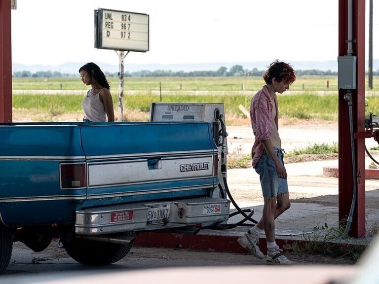 Kemikler ve Her Şey (2022)