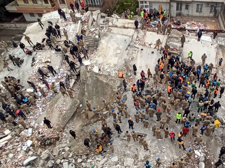 Deprem Felaketi: İlk Beş Günün Tablosu