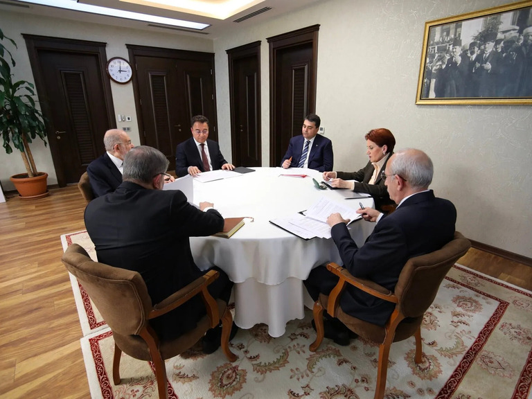 Bir Kartelleşme Girişimi Olarak Altılı Masa