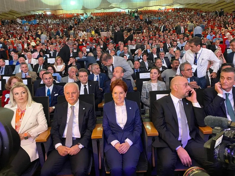 İYİ Parti Son Çiviyi Kimin Tabutuna Çakacak?