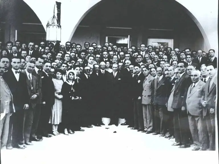 Kemalist ve Muhafazakâr-Milliyetçi Tarih Anlayışı - Daktilo 1984
