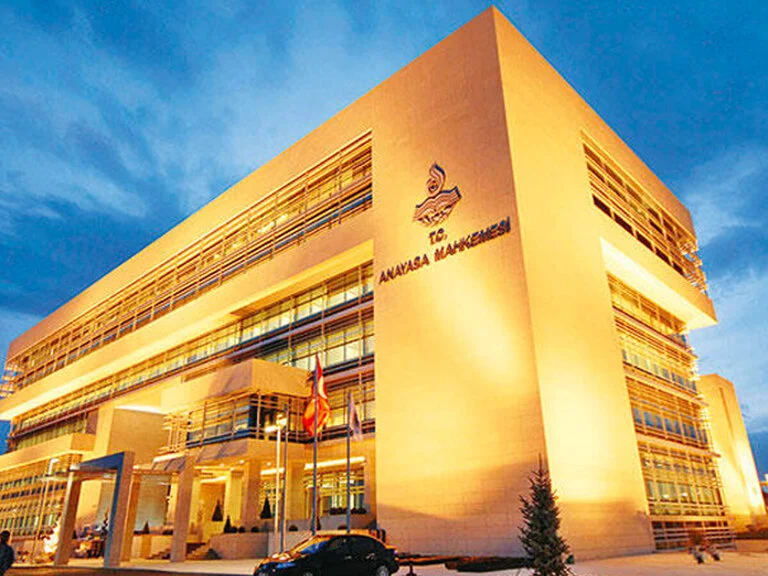 Yüksek Mahkemeler Ne İş Yapar?