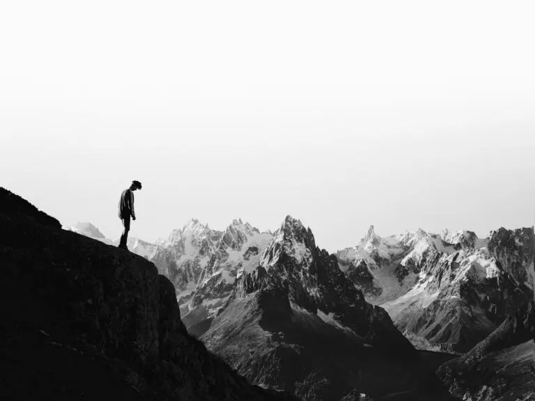 Derin Bir Sessizlik: Türkiye’deki Genç İntiharları