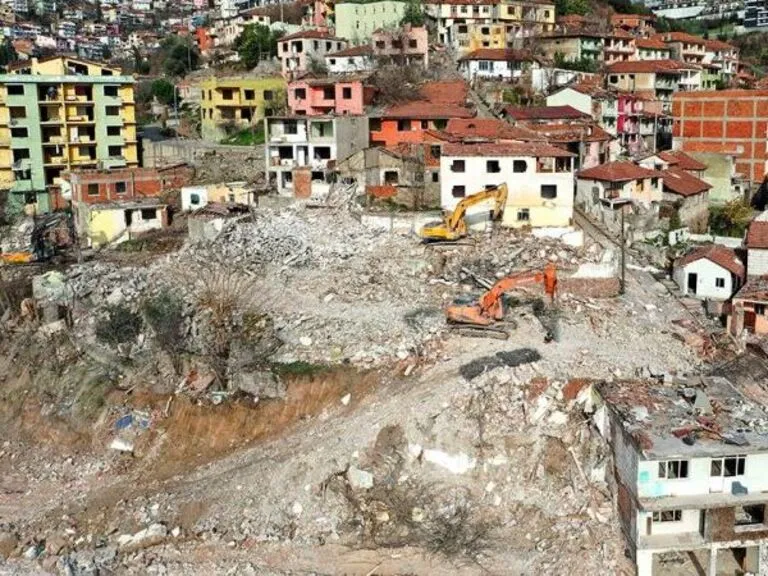 Yeni Kentsel Dönüşüm Yasası: Gerçek Bir Tehlike mi, Yoksa Bir Abartı mı?