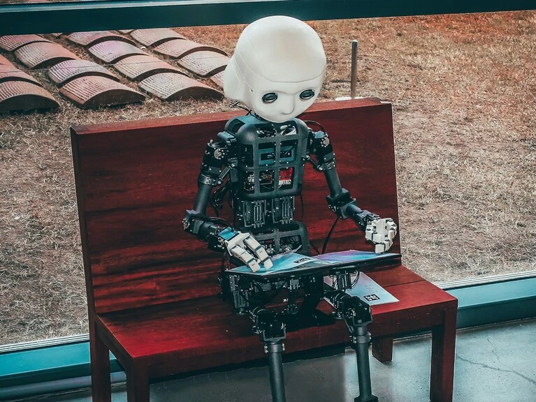 Yapay Zekâ Kullanırken Yapay Zekâlaşmak