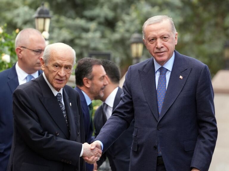 Hegemonik Otoriterlik Eşiğinde Türkiye: Rejim Değişikliği Mümkün mü?