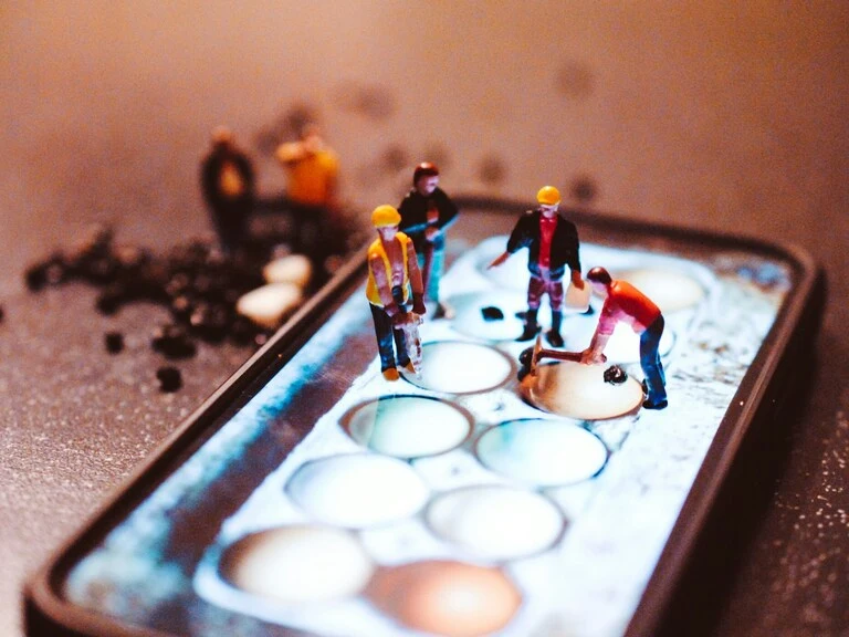 İrrasyonel Tercihler ve Sararan Yüzler: Sarı Sendikaların Piyasa Ekonomisine Etkileri