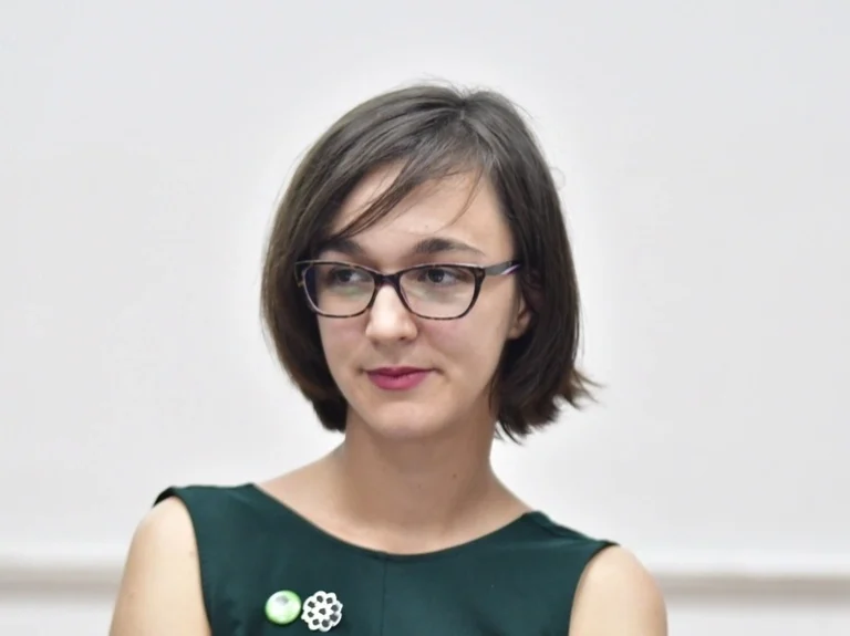 Ena Bavčić: Sırp Cumhuriyeti’ndeki sivil toplum ve bağımsız medya, karalama kampanyalarının hedefi haline gelmiştir