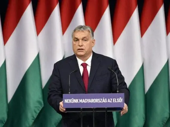 Röportaj | Macaristan’da Otoriterleşme: Sivil alan giderek özerkliğini kaybediyor ve ulusal egemenlik adına eleştirel sesler susturuluyor