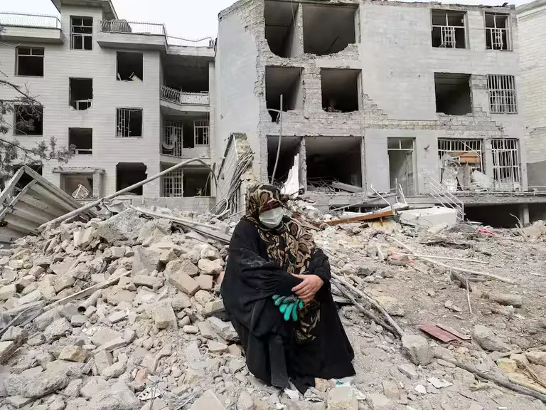 Mikro-Evrenler, Makro-Yıkımlar: Dünya Yanarken Akıl Sağlığımızı Korumak