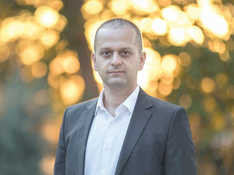 Arda Mevlütoğlu: Türkiye’nin şu ana kadar askeri alanda geliştirdiği endüstriyel, siyasi, teknolojik ilişkilerin S-400 alımından dolayı radikal bir şekilde değişme olasılığı bulunuyor Arda Mevlütoğlu: Türkiye’nin şu ana kadar askeri alanda geliştirdiği endüstriyel, siyasi, teknolojik ilişkilerin S-400 alımından dolayı radikal bir şekilde değişme olasılığı bulunuyor