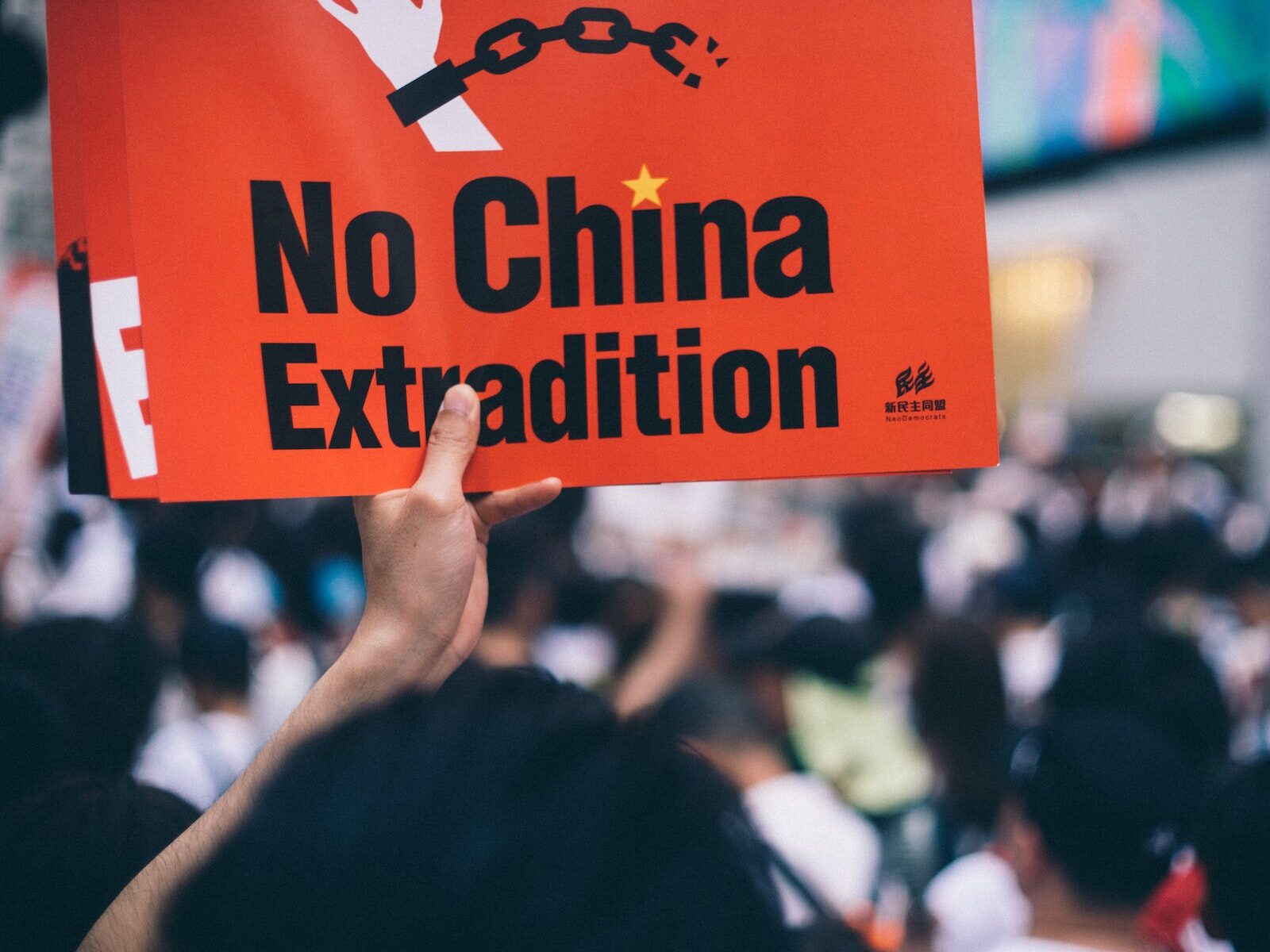 Hong Kong’a Veda mı Ediyoruz?