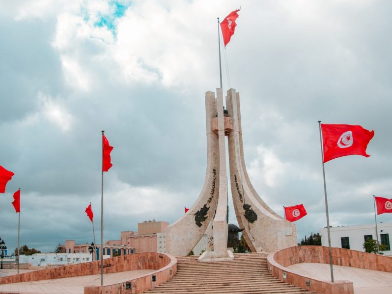 Tunus Demokrasisinin Zorlu Sınavı
